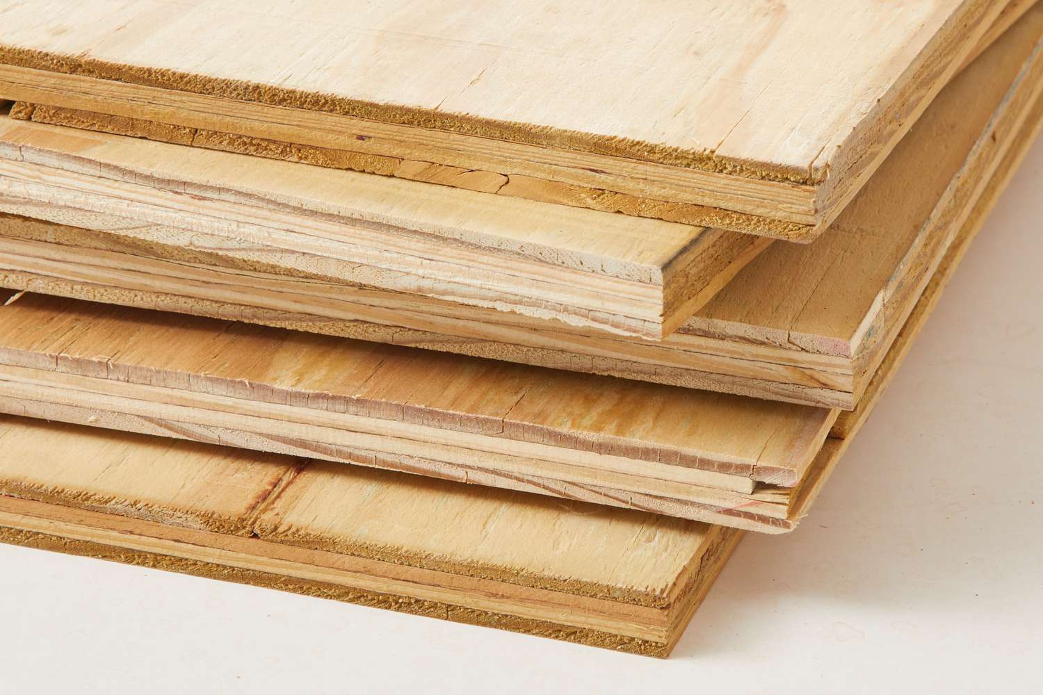 İnşaat Projelerinde Neden Kontrplak (Plywood) Kullanılır?